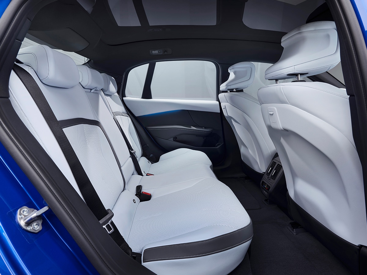 2026 bmw i3 rear seats