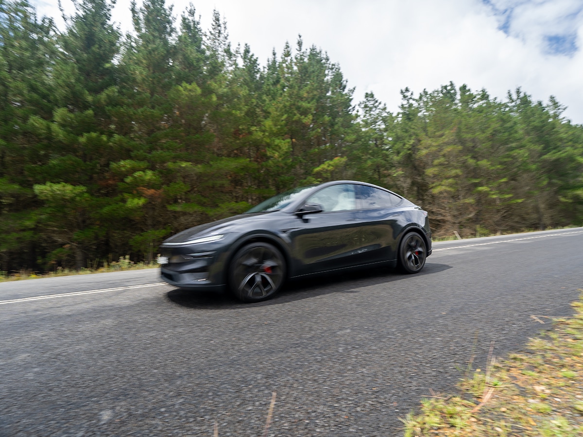 2026 tesla model y performance on road driving 4