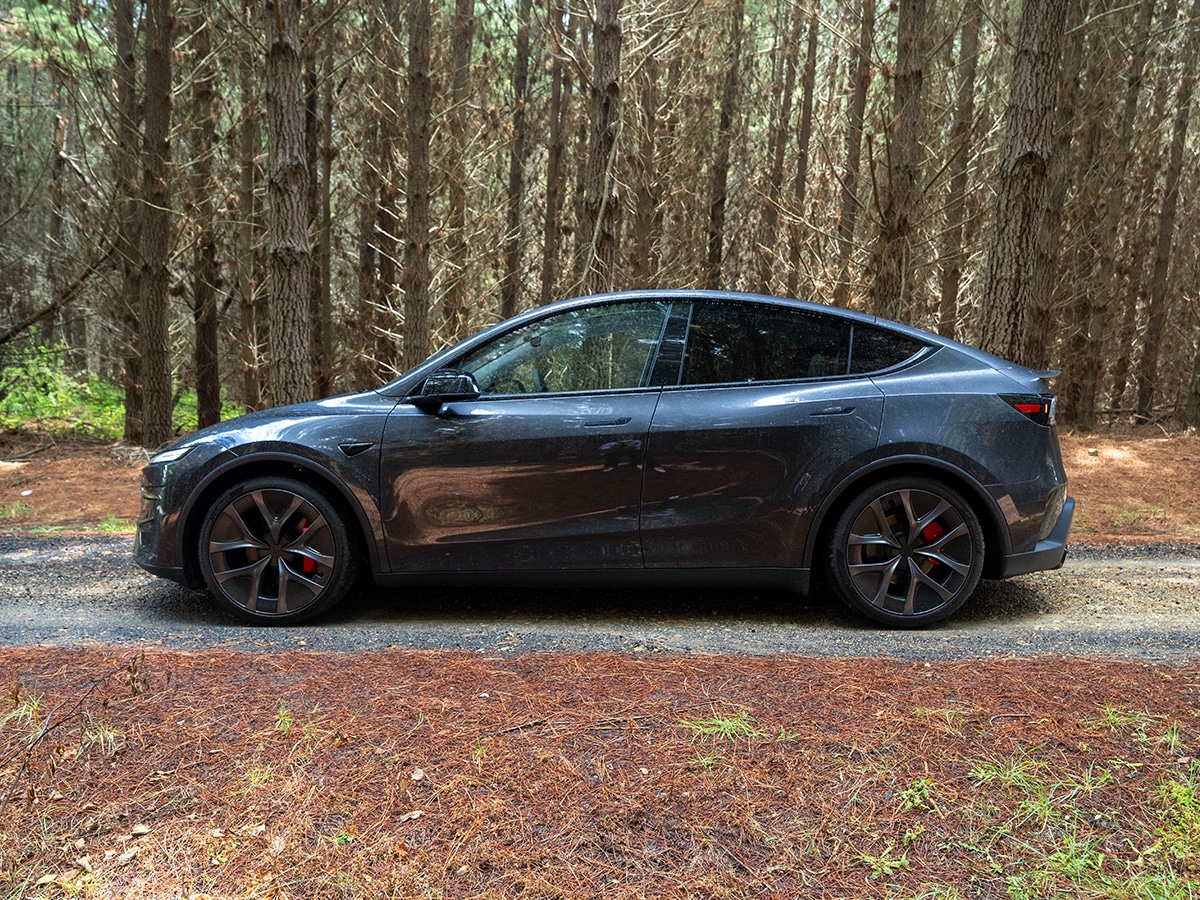 2026 tesla model y performance side