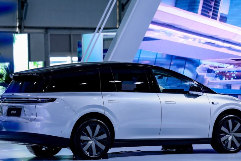 Li Auto plans to launch i9 flagship electric SUV in H2