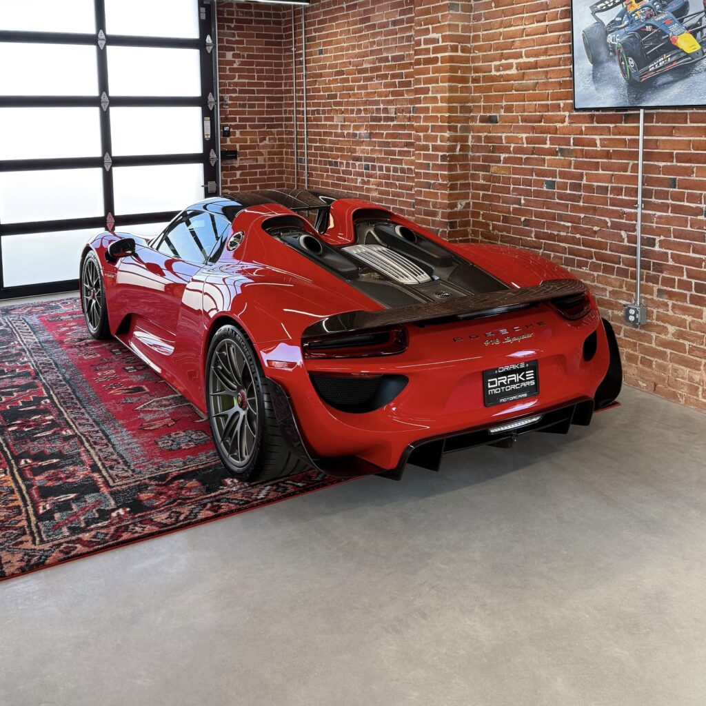 Porsche 918 Spyder finished in Guards Red [3544x3544]