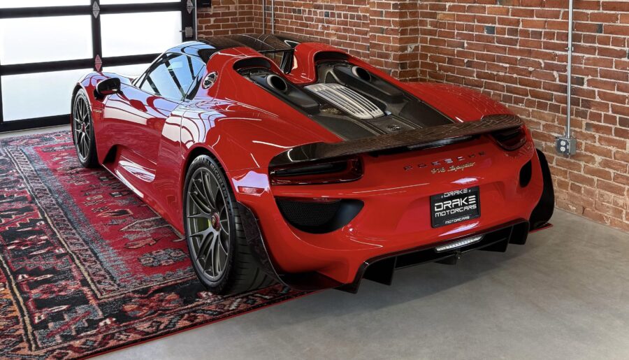 Porsche 918 Spyder finished in Guards Red [3544×3544]