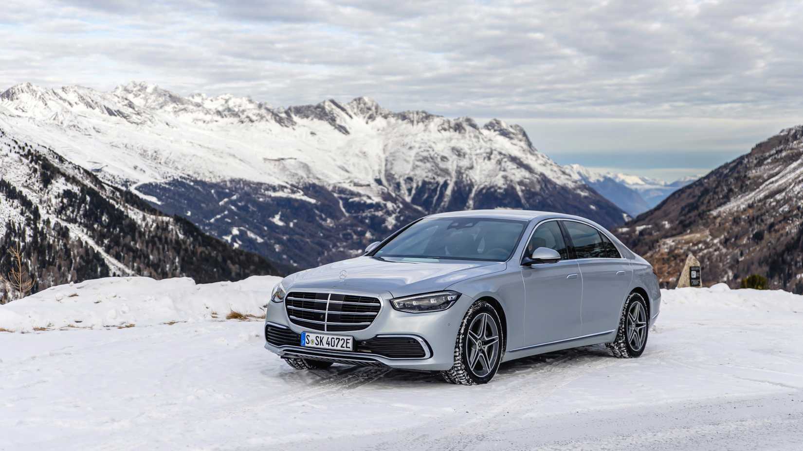 2025 Mercedes S 580e Exterior