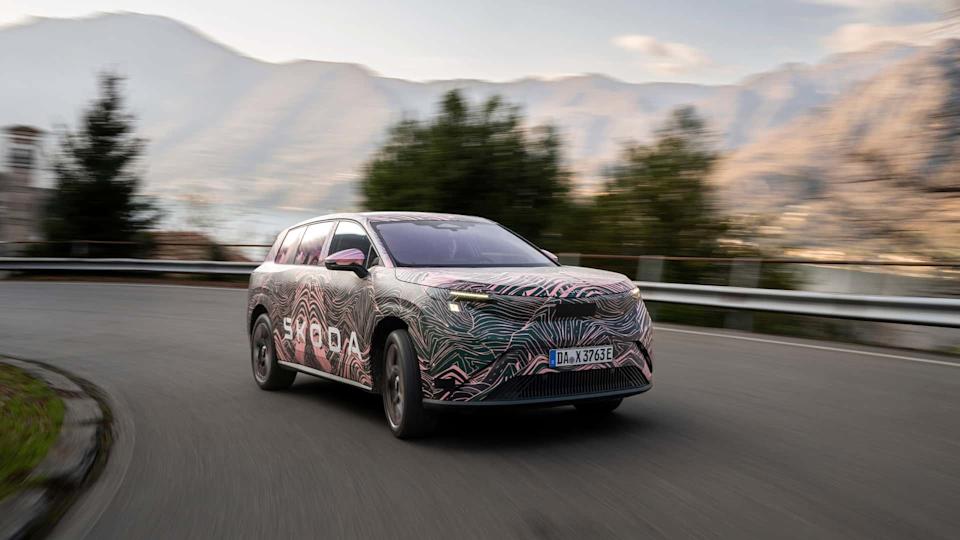 2027 Skoda Peaq teaser