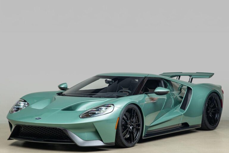 2022 Ford GT [1638x2048]