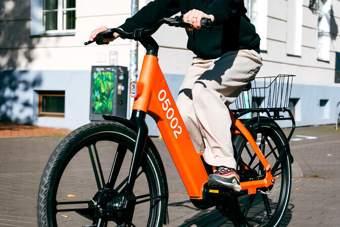 Tartu's electric bikes return to city streets as spring weather arrives