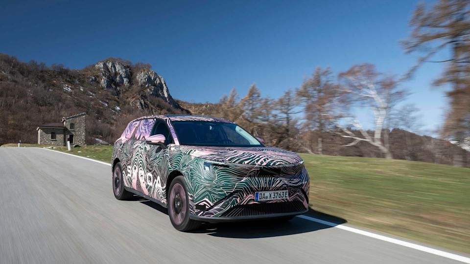 2027 Skoda Peaq teaser