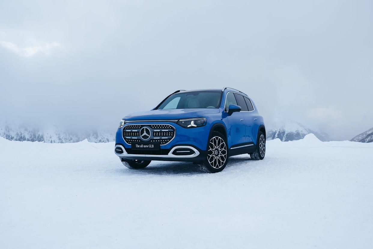 2027 mercedesbenz glb250