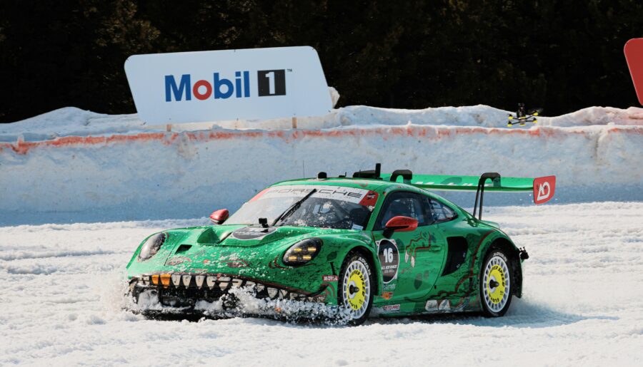 Porsche 911 GT3 R “Rexy” eating snow [OC] (6264×3916)
