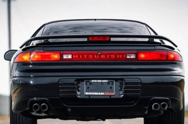 What was the craze for 90s/00s across the back taillights?