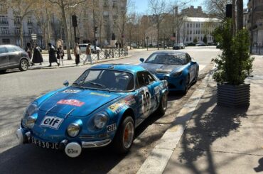 Say this beautiful pair of [Alpine A110]s at Pl. Vauban
