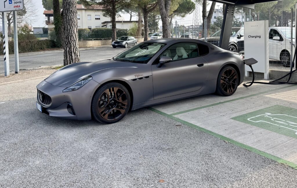 [Maserati GranTurismo Folgore] gets some "fuel"