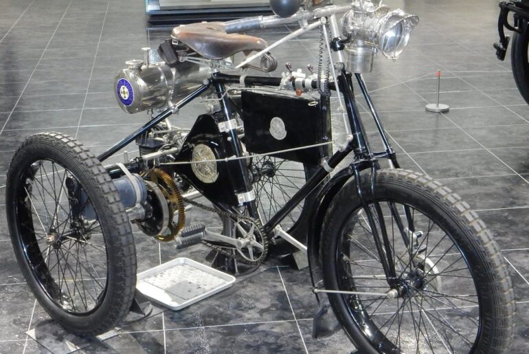 1897 De Dion-Bouton motor trike (my own photos)