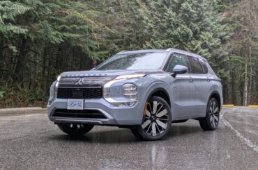 2026 Mitsubishi Outlander PHEV: Plug it in!