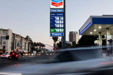 Analysts: $4 gas won’t spark an electric vehicle buying spree