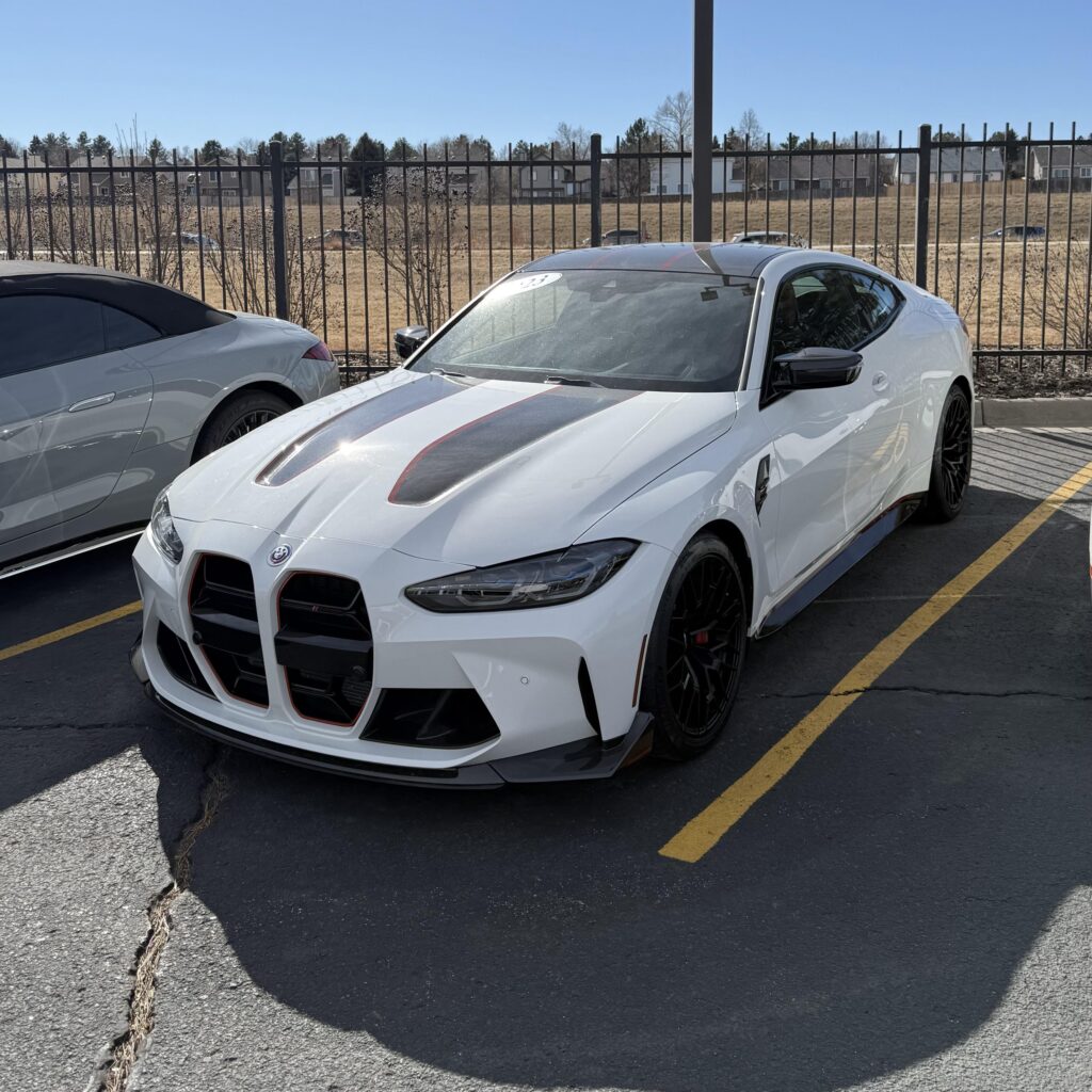 BMW M4 CSL [3428x3428]