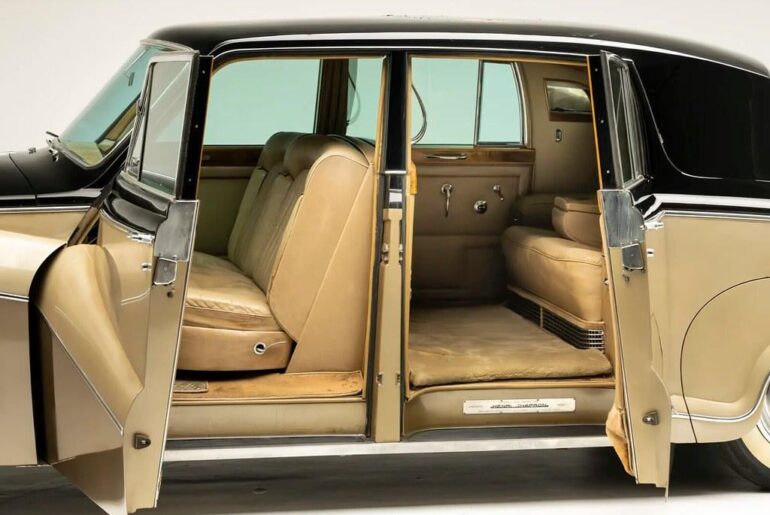 1960 Phantom V no5LAT4, body by Henri Chapron, designed by Osmond Rivers (ex director and chief designer @Hooper & Co, Knightsbridge)