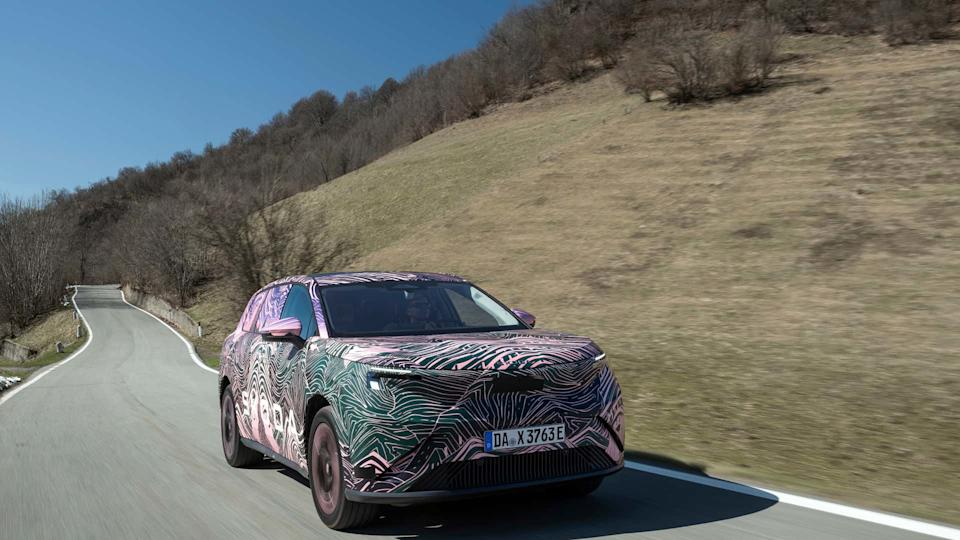 2027 Skoda Peaq teaser