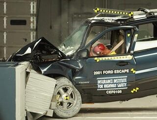 Late 90s/Early 2000s crossovers crash tested by IIHS