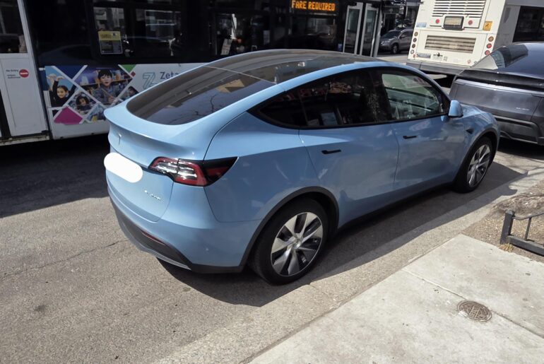 Does anyone know the exact name of this colour?