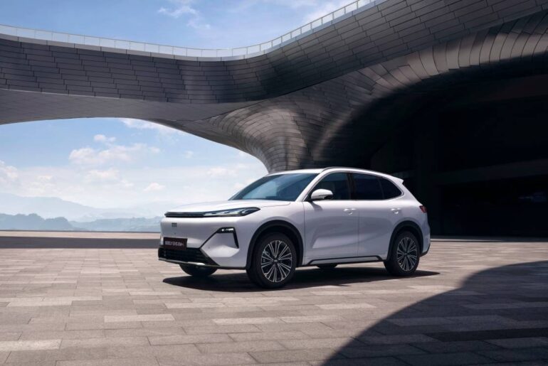 Geely EX5 EM-i launched in Philippines with plug-in hybrid tech and 943 km range