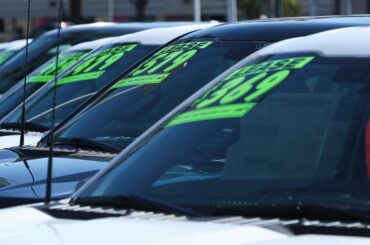 US Auto Sales on Track for 2.6% Drop in 2026 as War and Tariffs Cloud Outlook