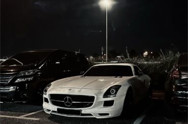 Rare gem spotted in Malaysia [Mercedes SLS Gullwing]