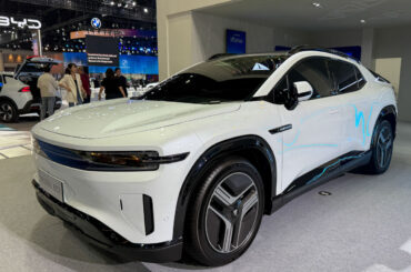 Deepal E07 truck front three quarter