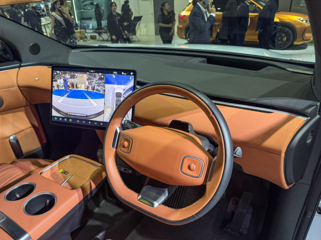 Deepal E07 truck interior