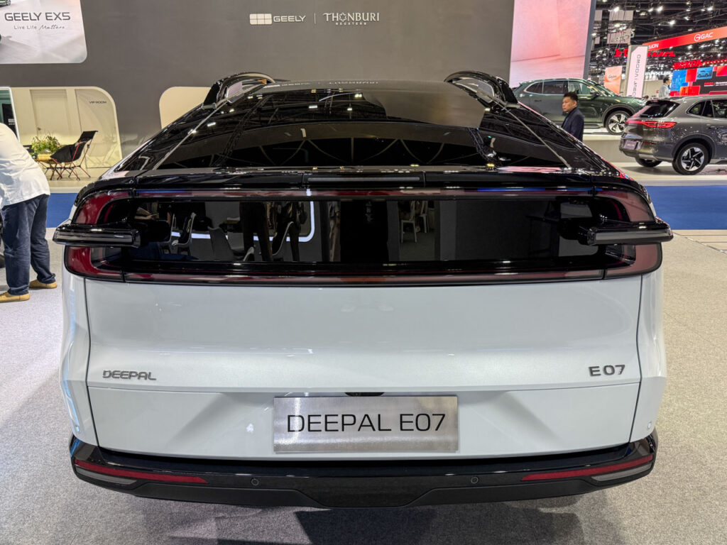 Deepal E07 truck rear