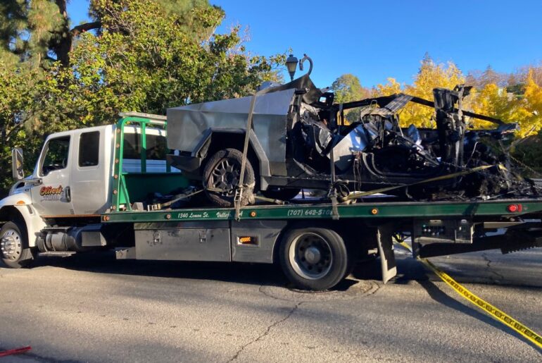 Sole survivor of fiery Cybertruck crash in Piedmont sues Tesla over lack of door handles – The Mercury News