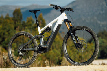 Focus Sam² 6.9 Review | The e-MTB that doesn't apologise for its hefty weight