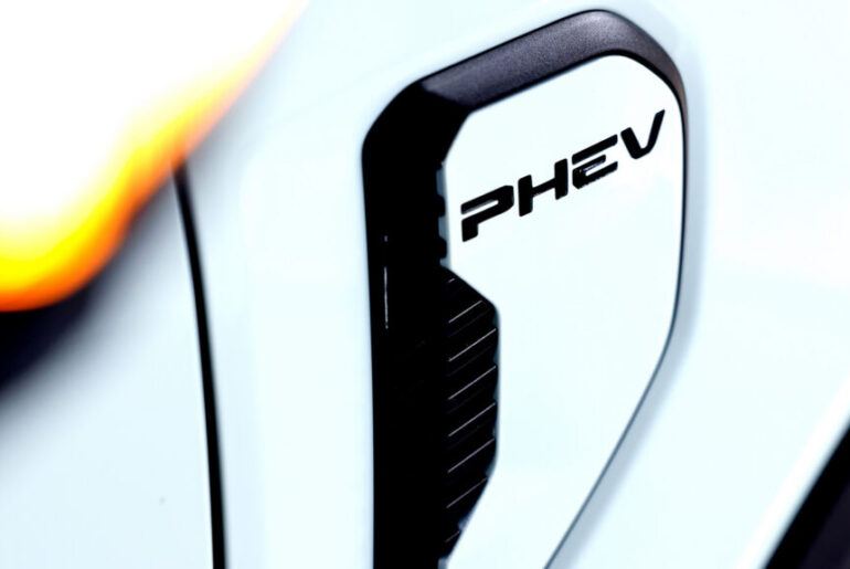 Two Major CEOs Call Plug-In Hybrids “Fake” And “Worst”