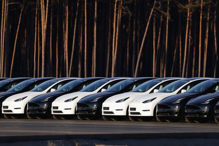 The Tesla Influencers Leaving the ‘Cult’ | WIRED