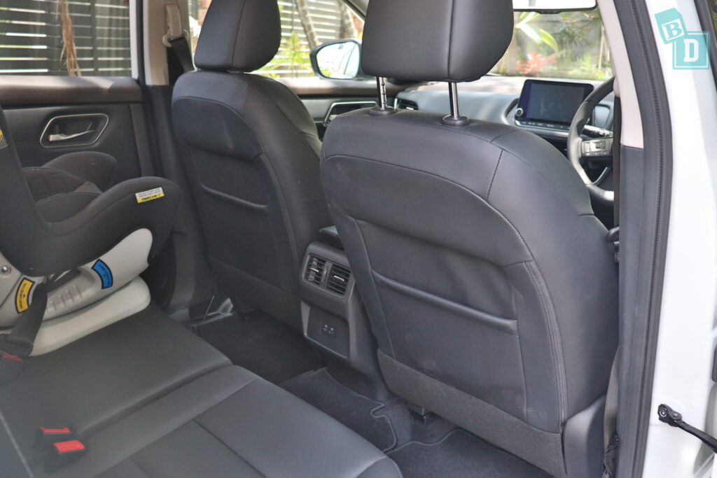 Rear legroom in the Nissan X-Trail medium SUV
