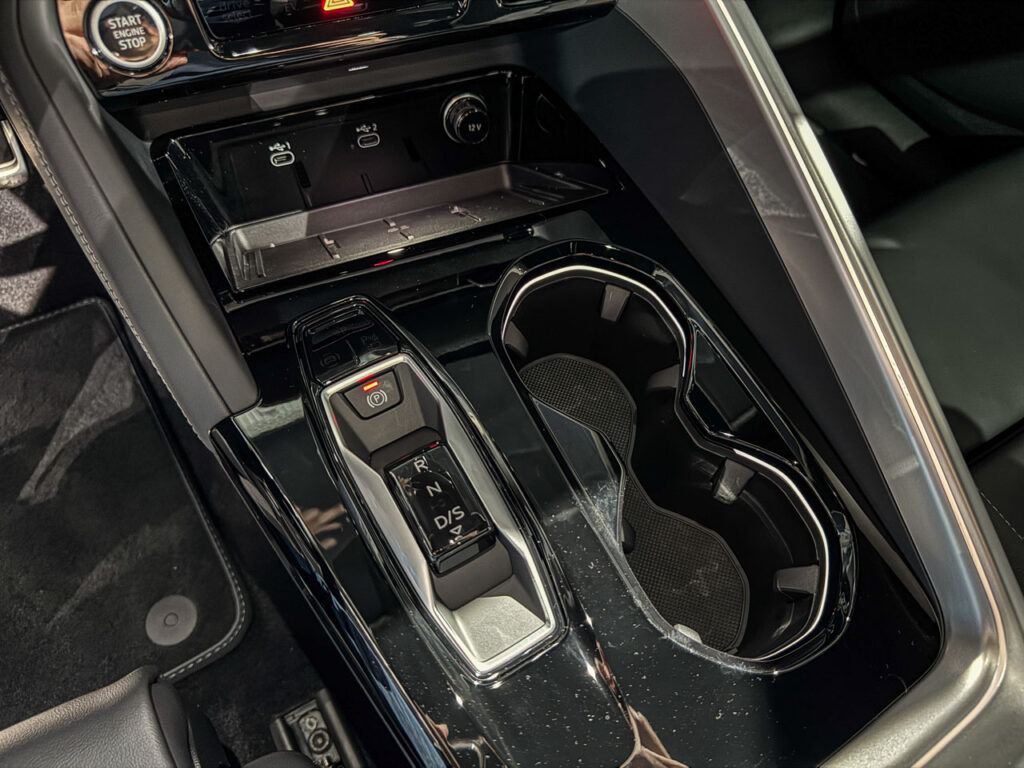 New Audi Q5 eHybrid PHEV center console