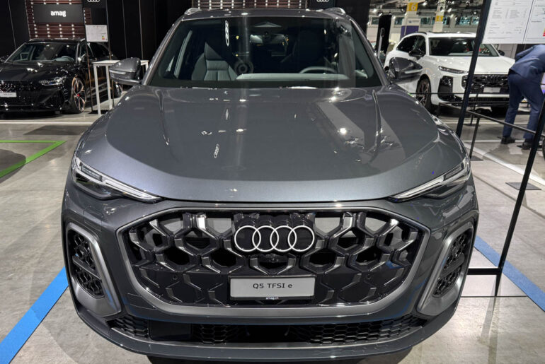 New Audi Q5 eHybrid PHEV front