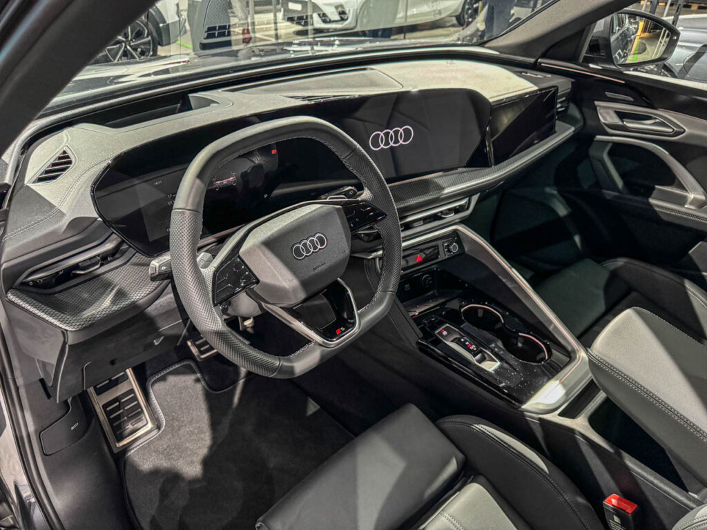 New Audi Q5 eHybrid PHEV interior