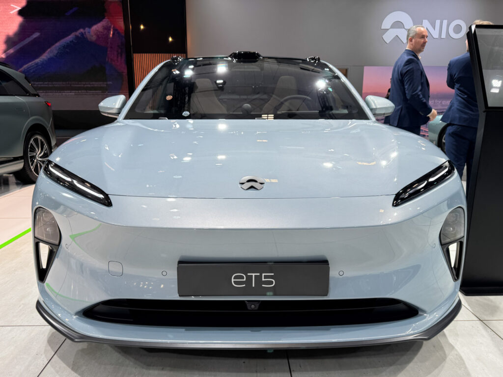 Nio ET5 sedan front