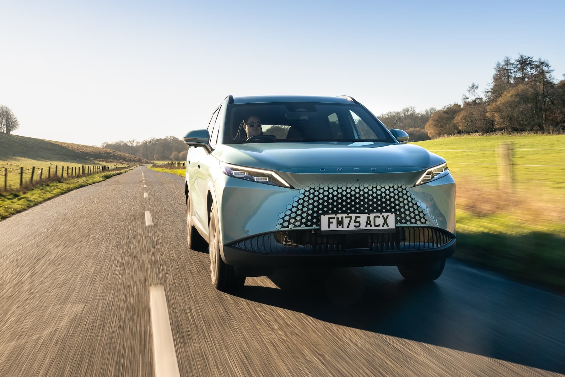 Omoda 7 (2026 onwards) - front, dynamic