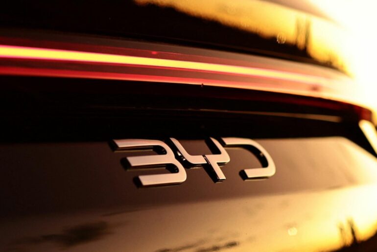 BYD Says Its New Battery Can Recharge As Fast As Filling Up Your Gas Tank