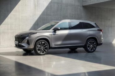 MG launches first seven-seat SUV as new MGS9 plug-in hybrid arrives with 62-mile EV range