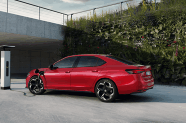 Skoda Superb hatch gains plug-in hybrid engine
