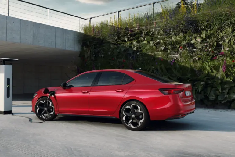Škoda Superb Enhances Performance with Hybrid Power