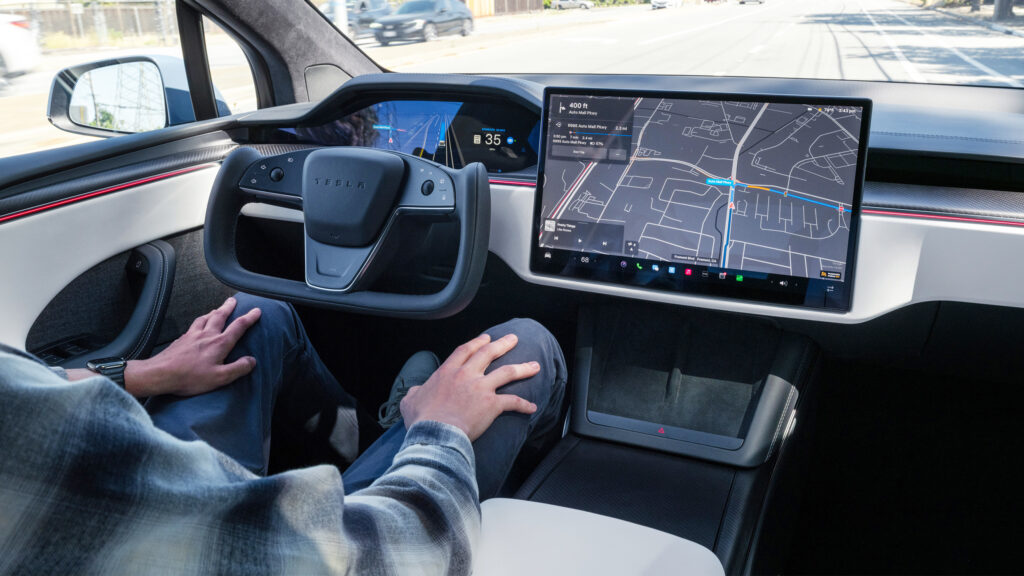  Feds Expand Tesla FSD Investigation After Visibility Failures