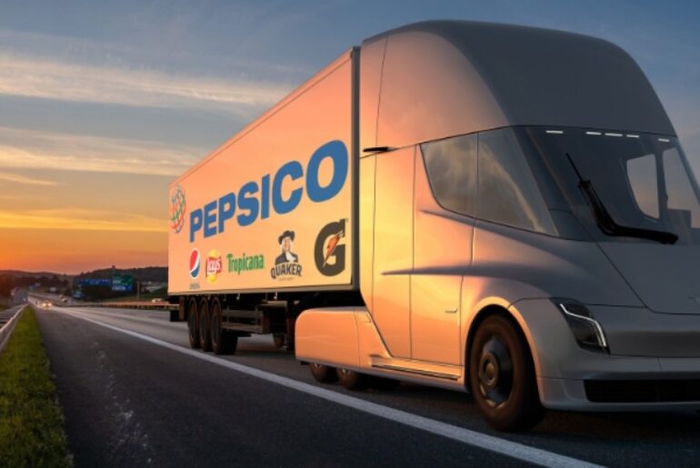 Tesla Sets Semi Deliveries This Summer After 2017 Debut