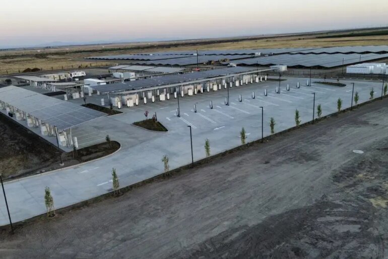 Tesla to build world’s biggest supercharger site with 400 stalls