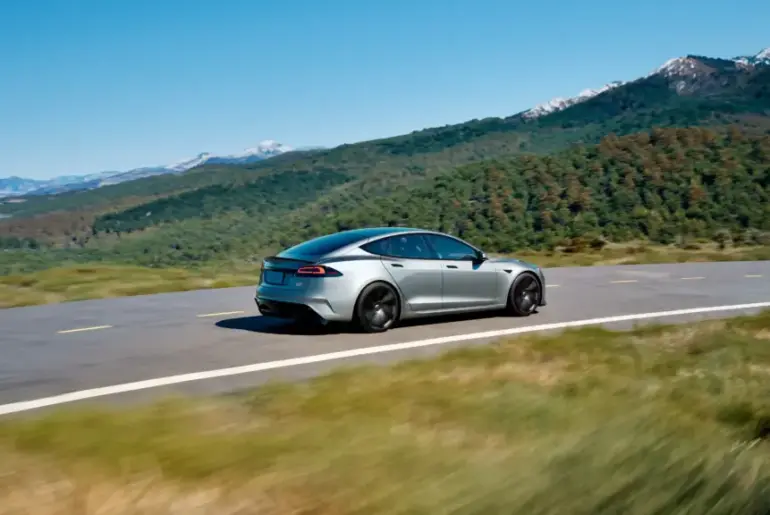 Tesla Shares Analyst Consensus Showing 8% Sales Growth Expected for Q1