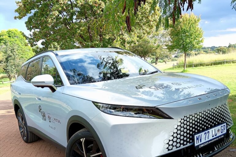 Omoda C7 SHS spotlights plug-in hybrid perks