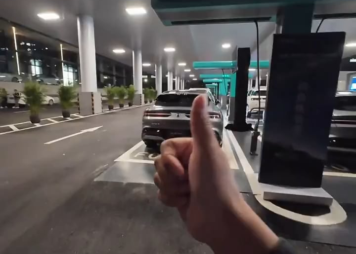 BYD Flash Charging station tour in China